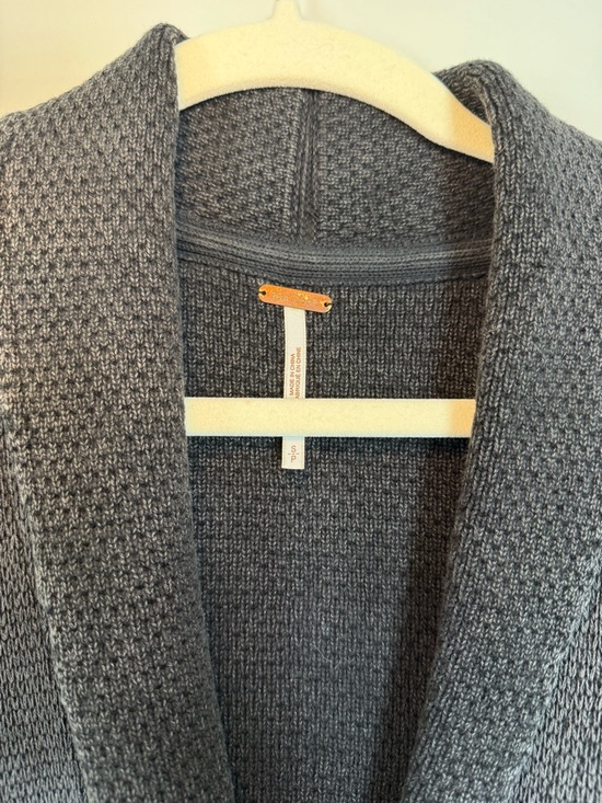 Like New Free People Camomile Oversized Cardigan in Washed Black Size Small - Picture 2 of 12